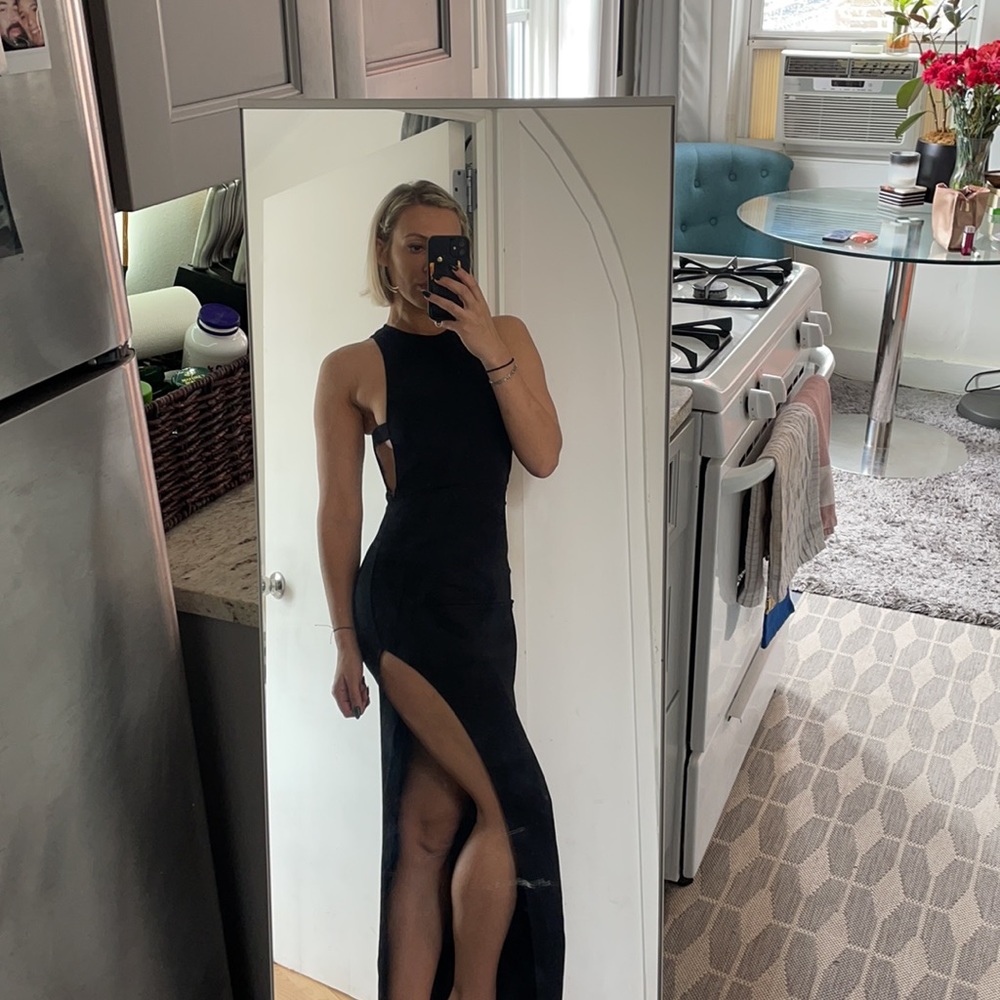 NBD late night cutout gown. Long slit. Zipper in the back. Amazing fit.